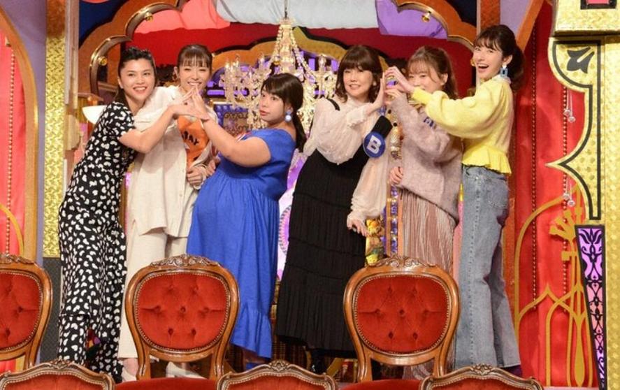 告别单调！纵观日本女子摔跤非正规的节目变幻莫测的创新。